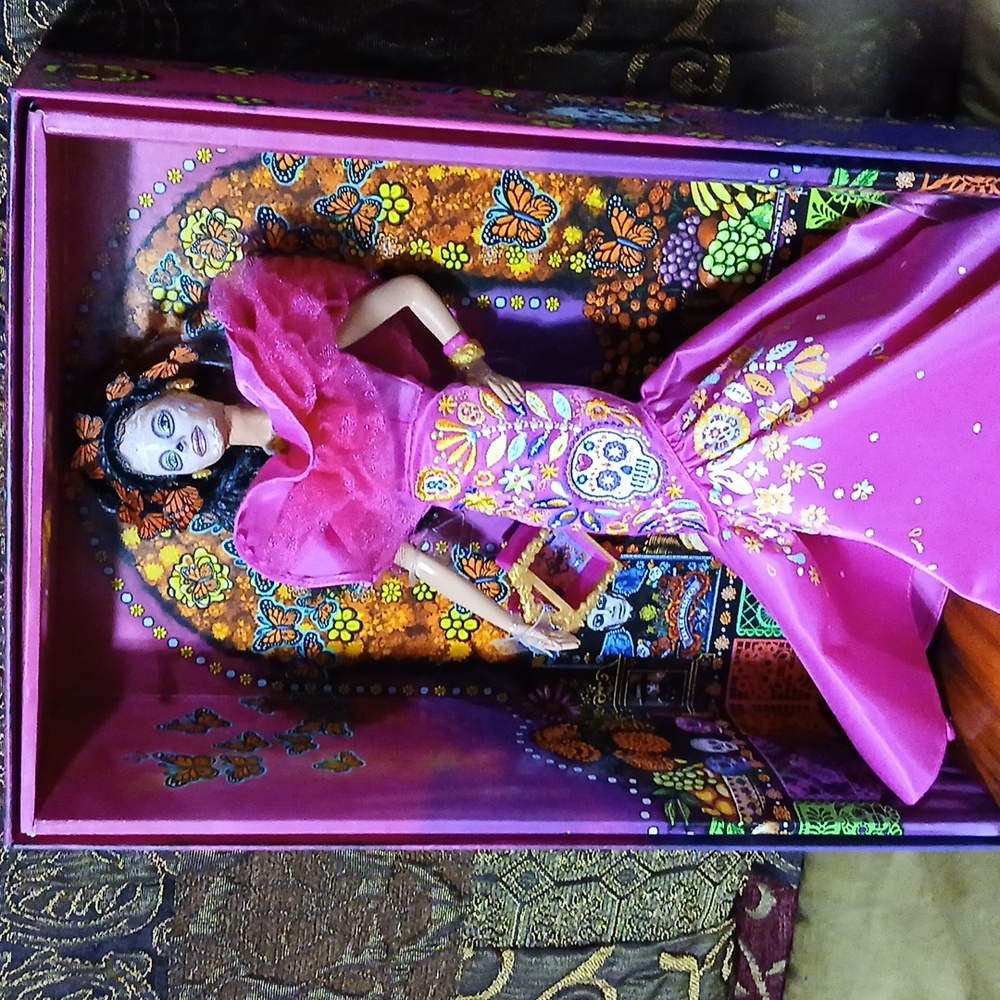 BARBIE - Picture 2 of 3